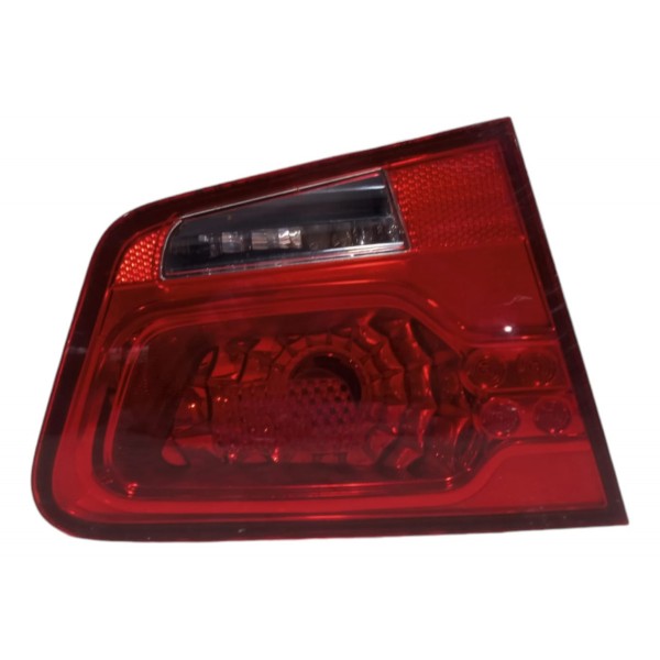 Lanterna Tampa Lado Esquerdo Kia Cerato 2010 Esquerdo/motorista Vermelho