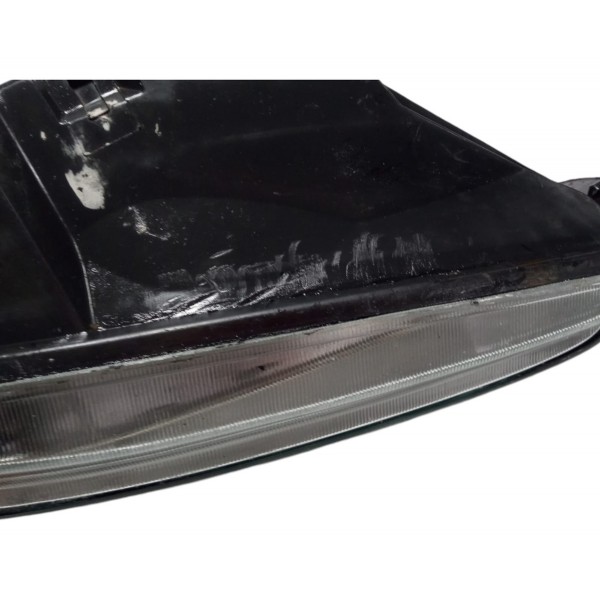 Farol Esquerdo Ford Courier 2000 Recuperado Com Detalhe Esquerdo