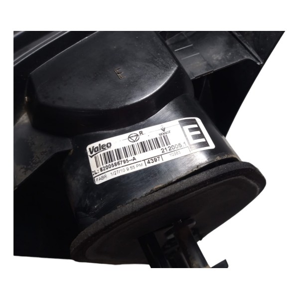 Lanterna Esquerda Renault Logan 2010 Com Detalhe