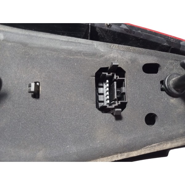 Lanterna Direita Renault Logan 2010 Com Detalhe Direito Vermelho