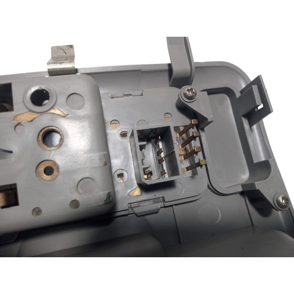 Luz De Teto Cortesia Porta Óculos Chery Tiggo 2010