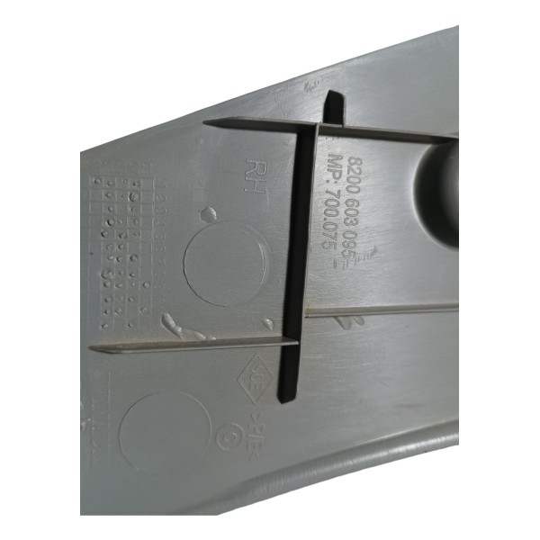 Acabamento Coluna Traseira Direita Renault Logan 2010