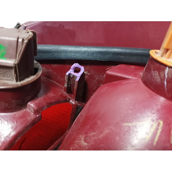 Lanterna Traseira Lado Esquerdo Ford Fiesta Sedam 2002 Esquerdo/motorista Vermelho