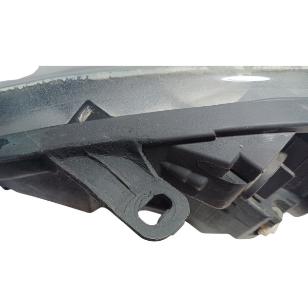 Farol Lado Direito Máscara Negra Ford Fiesta 2011 Recuperado