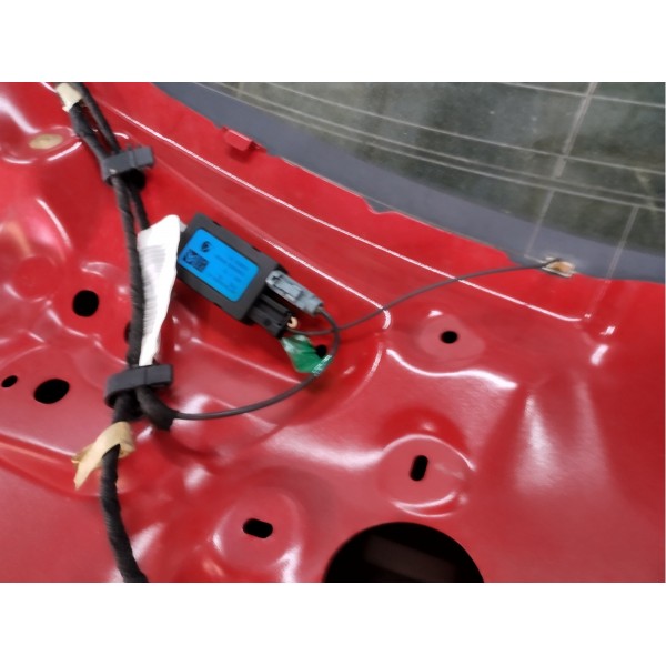 Tampa Traseira Porta Malas Com Vidro Pegeot 208 2015 Vermelho