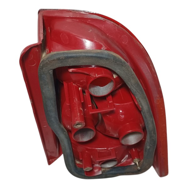 Lanterna Traseira Lado Esquerdo Fiat Strada 2000