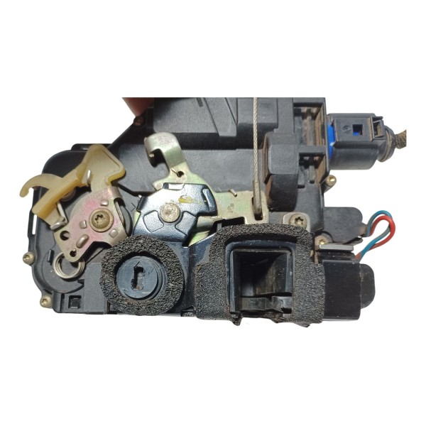 Fechadura Elétrica Traseira Esquerda Vw Polo 2004