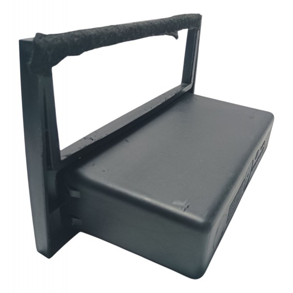 Moldura Central Rádio Porta Objetos Gm Corsa Montana 2010