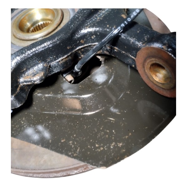 Montante Roda Dianteira L. Direito Nissan Frontier 2010 4x4