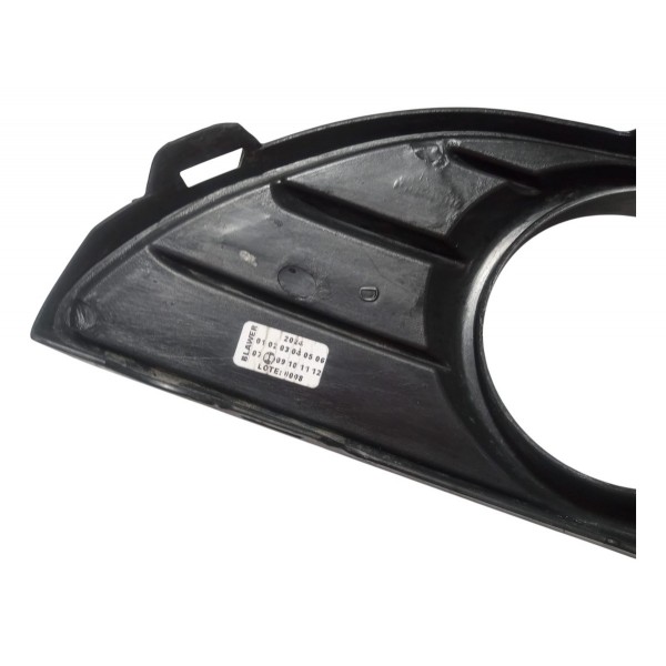 Moldura Farol Milha Lado Direito Vw Polo 2004