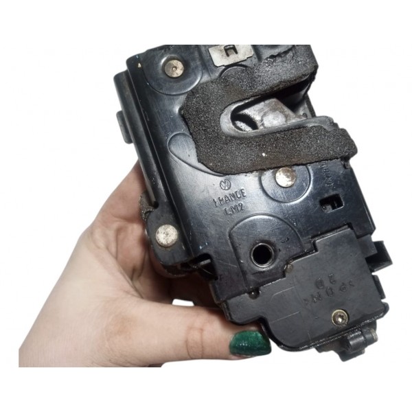 Fechadura Porta Dianteira Direita Vw Polo 2004