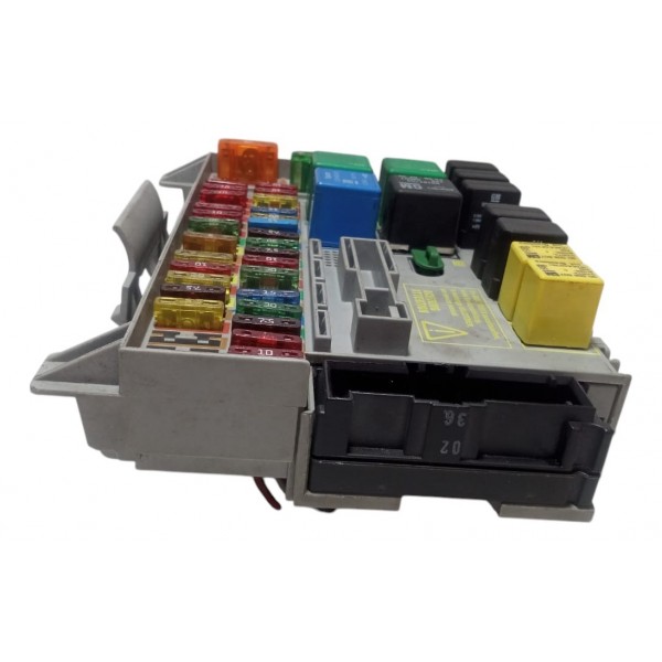 Caixa De Fusível Gm Zafira 2.0 2003