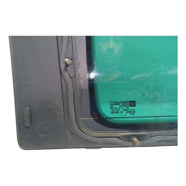 Vidro Fixo Lateral Traseiro Direito Gm Zafira 2003