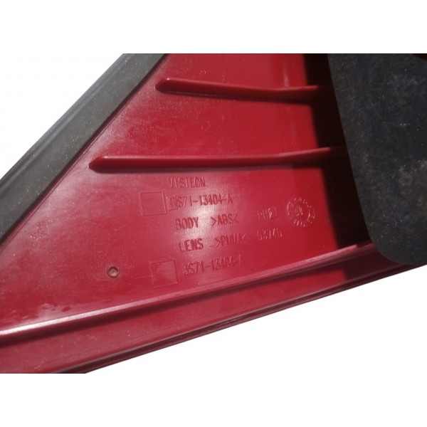 Lanterna Direita Ford Mondeo 2005 Direito/passageiro Vermelho