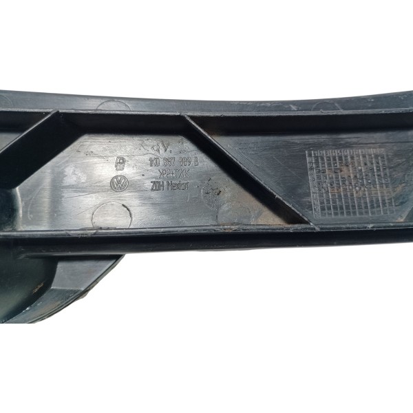 Suporte Inferior Fixação Farol Esquerdo Vw Jetta 2010