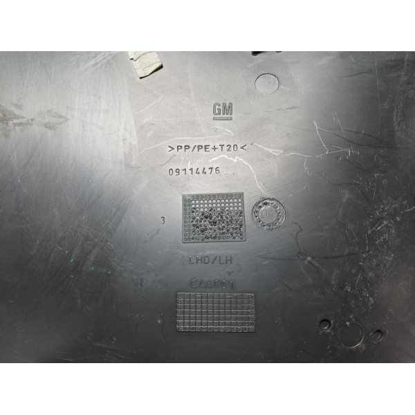 Acabamento Lateral Esquerdo Gm Corsa Montana 2010