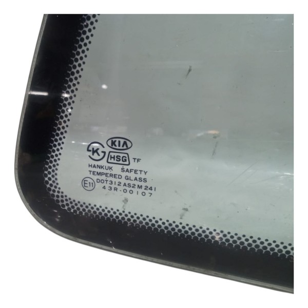 Vidro Fixo Lateral Traseiro Direito Kia Sportage 2000