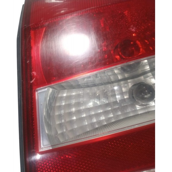 Lanterna Direita Gm Astra Sedan 2005 Com Detalhe