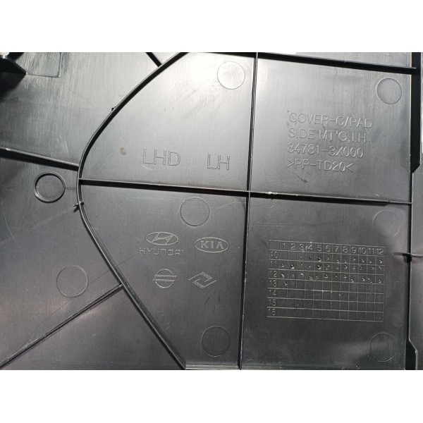 Acabamento Lateral Esquerda Hyundai Elantra 2012