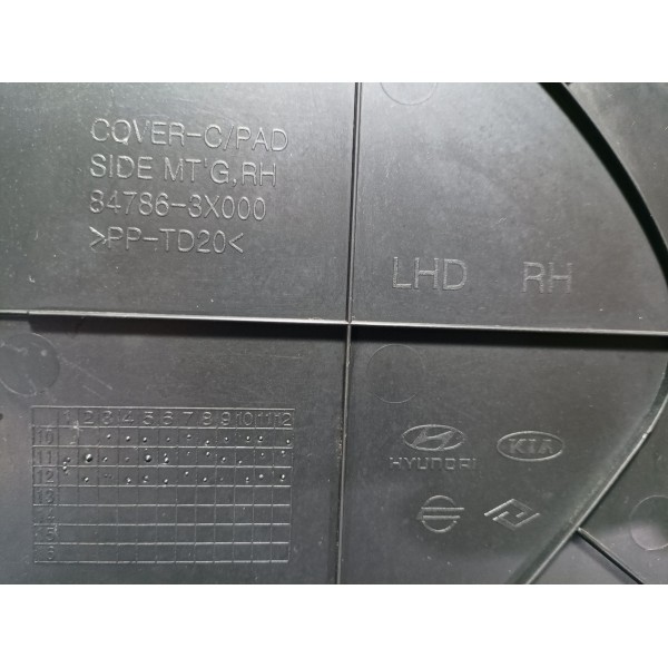 Acabamento Lateral Direita Hyundai Elantra 2012