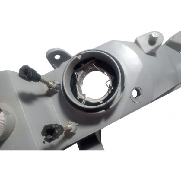 Farol Lado Esquerdo Gm Celta 2003 Com Detalhe