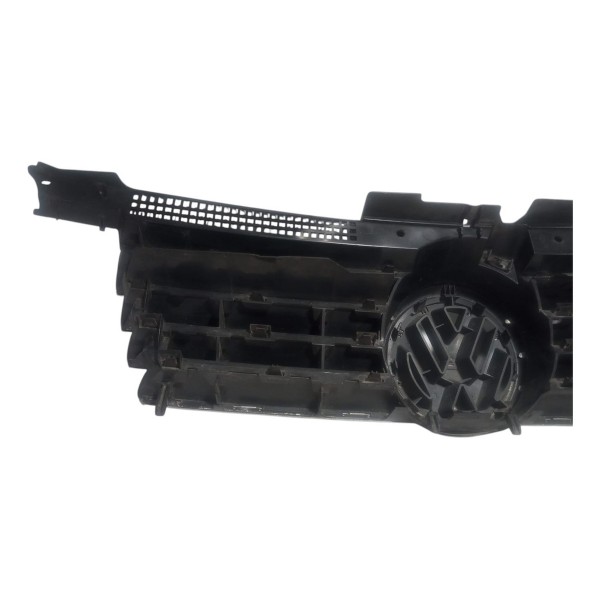 Grade Parachoque Dianteiro Vw Bora 2004 Com Detalhe