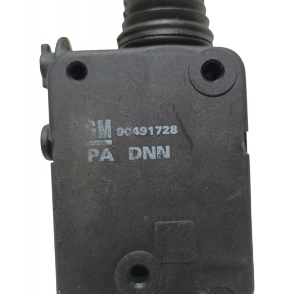 Trava Elétrica Porta Malas Gm Astra 2005