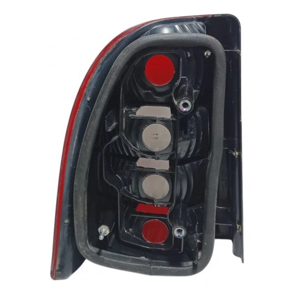Lanterna Direita Fiat Strada 2006 Direito/passageiro Vermelho