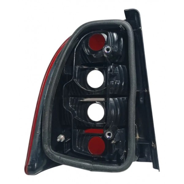 Lanterna Direita Fiat Strada 2006 Direito/passageiro Vermelho