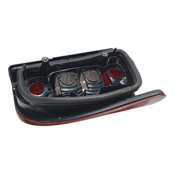 Lanterna Direita Fiat Strada 2006 Direito/passageiro Vermelho