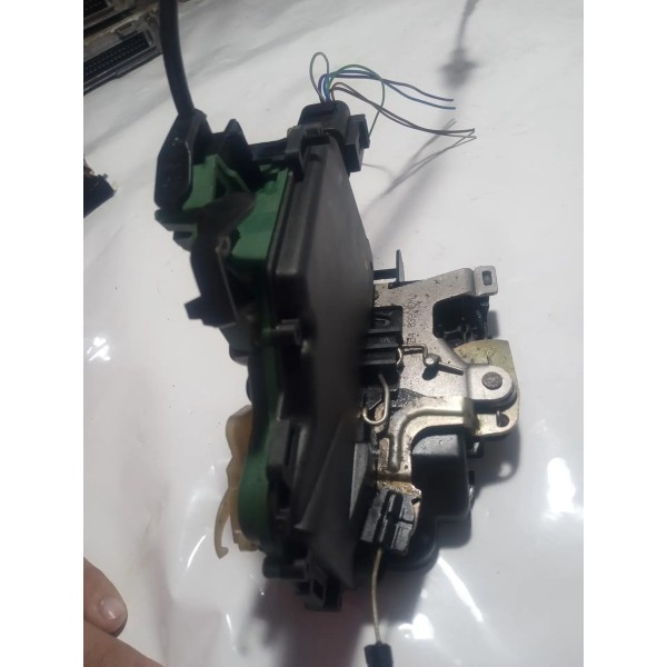 Fechadura Porta Traseira Direita Vw Golf 2004