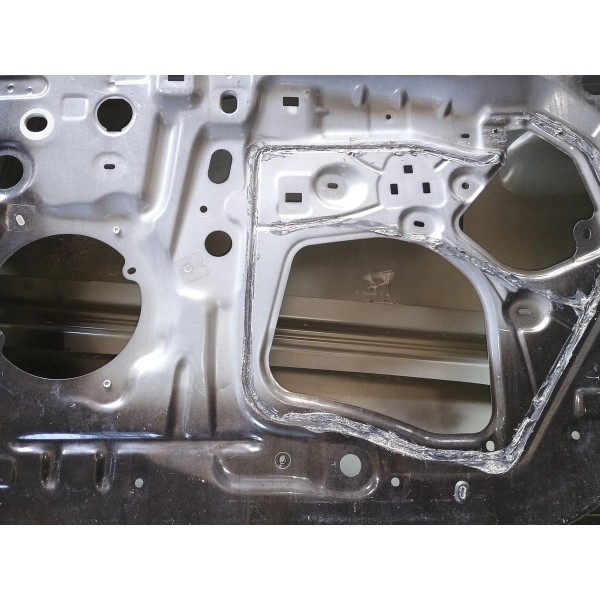 Porta Dianteira Direita Renault Duster 2020 Com Detalhes Dianteira Direito Preto