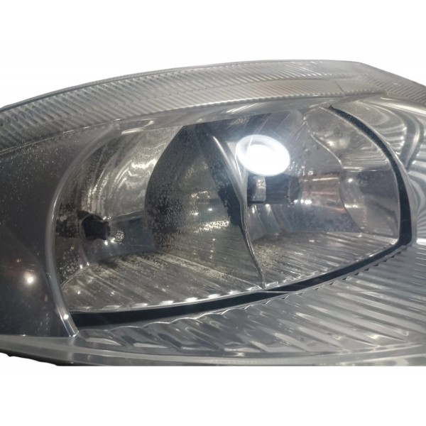 Farol Lado Direito Citroen C3 2003 Com Detalhe Direito/passageiro