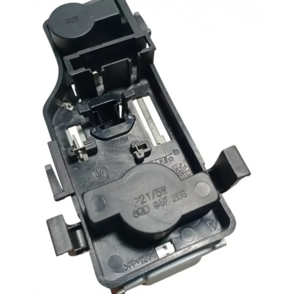 Soquete Circuito Lanterna Direita Vw Polo Sedan 2009 Preto