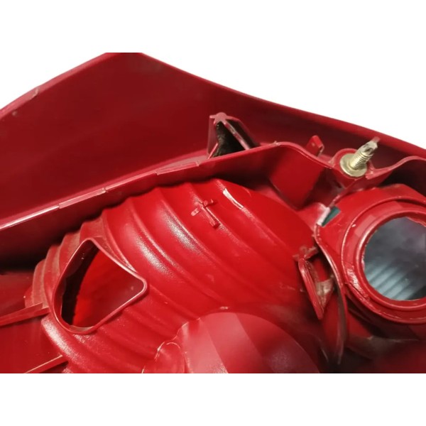 Lanterna Traseira Direita 307 Hatch 2001 A 2006 Com Detalhe Direito/passageiro Vermelho