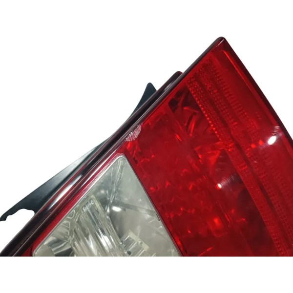 Lanterna Traseira Esquerda Stilo 2003 A 2007 Esquerdo/motorista Vermelho
